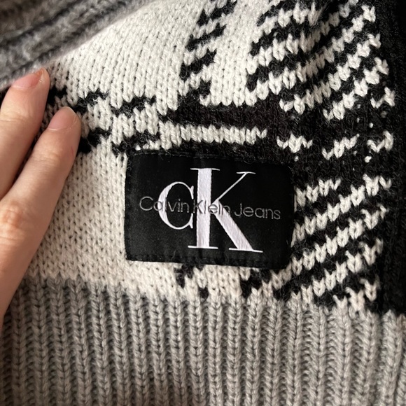 Calvin Klein Black and White Cardigan - Picture 2 of 5